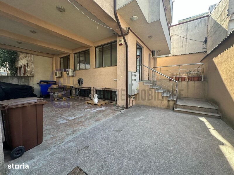 Cladire multifunctionala, metrou Basarab, parcare proprie