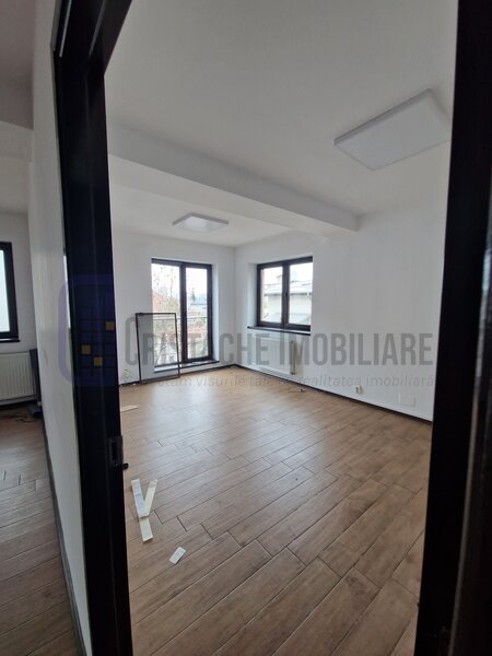 Cladire multifunctionala, metrou Basarab, parcare proprie